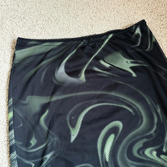 h&m black and green mesh abstract print slip midi skirt - Picture 6 of 11